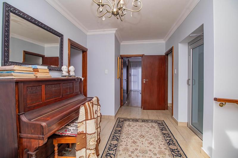 9 Bedroom Property for Sale in Outeniqua Strand Western Cape